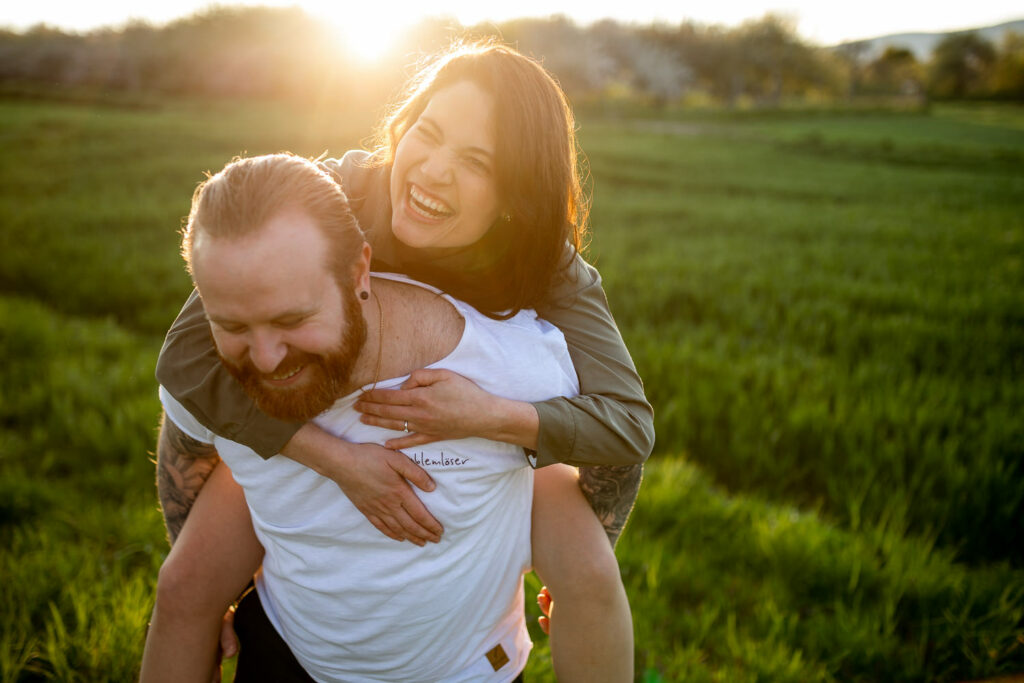Pärchen Fotoshooting Frankfurt im Sonnenuntergang
